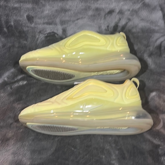 Nike Airmax 720 Se Luminous Green Women's Sz 11 - Picture 2 of 6